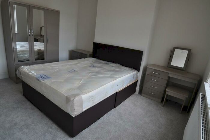2 Bedroom Apartment To Rent In Main Street, Hull, North Humberside, HU10