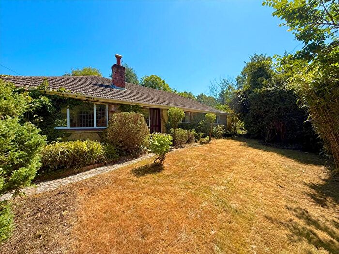 4 Bedroom Bungalow For Sale In Eling Hill, Totton, Southampton, SO40