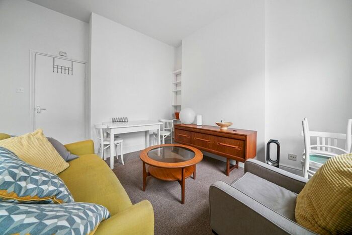 1 Bedroom Terraced House To Rent In Mitford Road, London N19