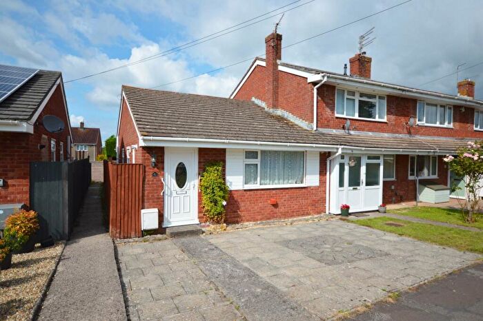 2 Bedroom Bungalow For Sale In Maple Walk, Keynsham, BS31