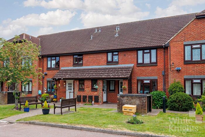 2 Bedroom Flat For Sale In Southglade, Whitley Wood Road, Reading, Berkshire, RG2