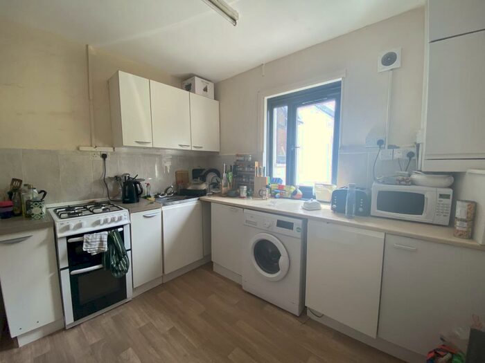 4 Bedroom Apartment To Rent In Walton Street, Oxford, Hmo Ready Sharers, OX2