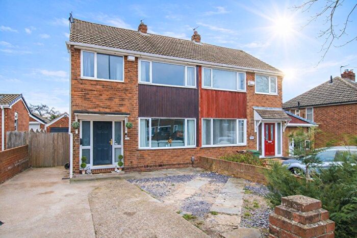 3 Bedroom Semi Detached House For Sale In Towngate, Ossett, WF5