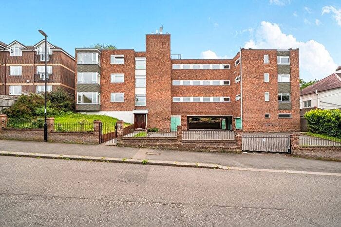 2 Bedroom Flat For Sale In Duncombe Hill, London, SE23
