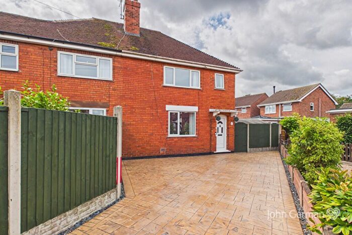 3 Bedroom Semi-Detached House For Sale In The Green, Stretton, DE13