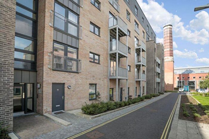 2 Bedroom Flat To Rent In Shrubhill Walk, Edinburgh, EH7