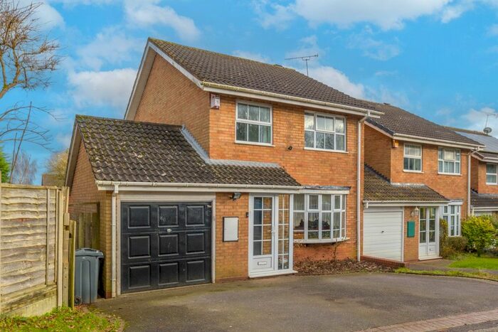 3 Bedroom Detached House To Rent In Hanging Lane, Birmingham, West Midlands, B31