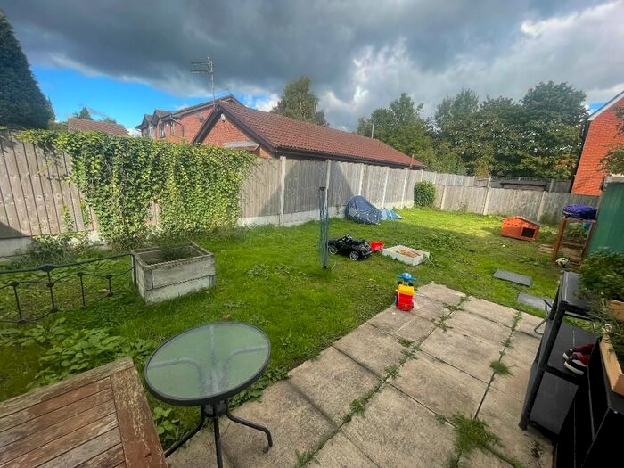 2 Bedroom Semi-Detached House To Rent In Great Lake Close, Levenshulme, Manchester, M12