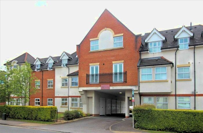 2 Bedroom Property To Rent In Goldsworth Road, Woking, GU21