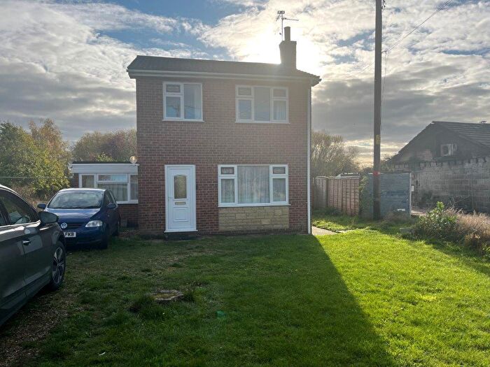 2 Bedroom Detached House For Sale In Whale Drove, Whaplode Drove, Spalding, PE12