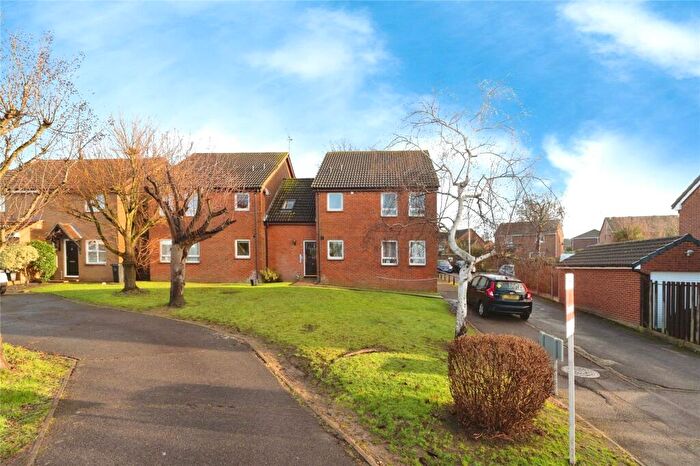 Apartment To Rent In Brompton Close, Billericay, CM12