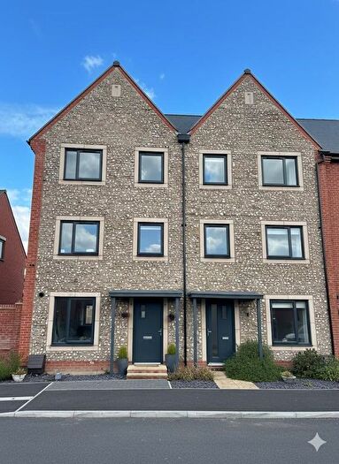 3 Bedroom Town House To Rent In Flagpond Road, Whiteley, Southampton, PO15