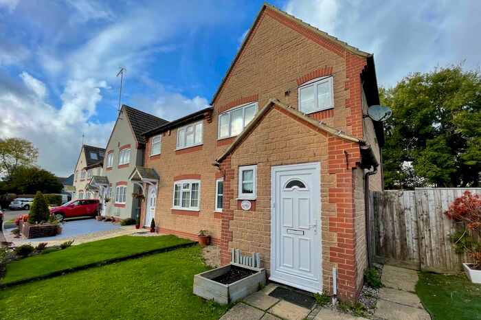 3 Bedroom Semi-Detached House To Rent In Waltham Way, Ivybridge, PL21