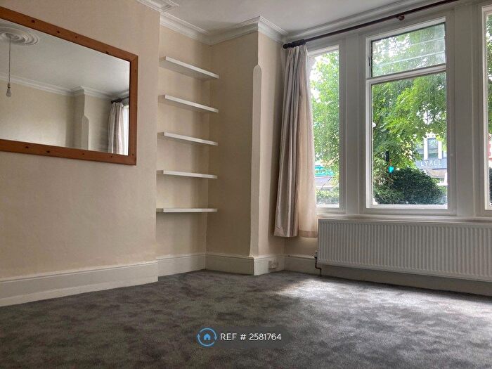 2 Bedroom Flat To Rent In Hither Green Lane, London, SE13
