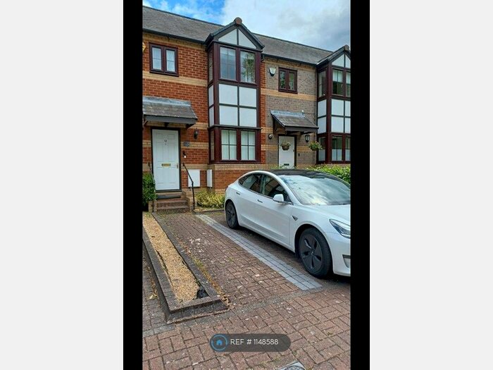 2 Bedroom Terraced House To Rent In Mallard Row, Reading, RG1