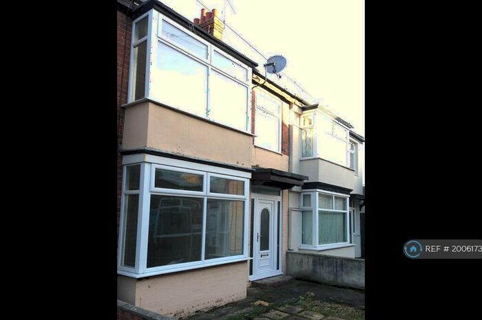 3 Bedroom Terraced House To Rent In St. Nicholas Gardens, Hull, HU4