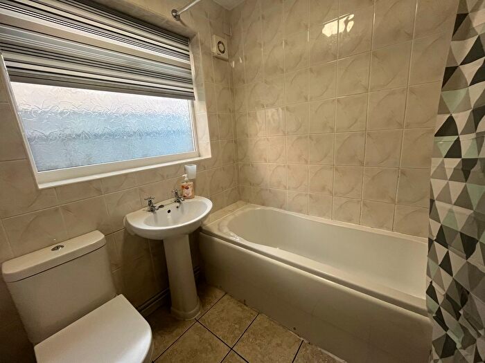 2 Bedroom Bungalow To Rent In Saxon Gardens, Caister-On-Sea, Great Yarmouth, NR30
