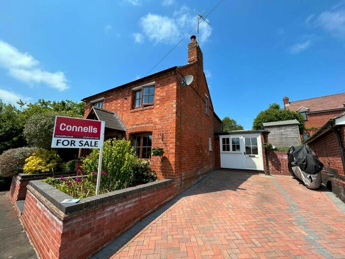 3 Bedroom Character Property For Sale In Hinton Cottage, Ashorne, Warwick, CV35