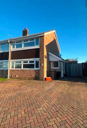 3 Bedroom Semi-Detached House To Rent In The Buntings, Swindon, SN3