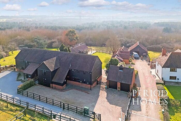 4 Bedroom Barn Conversion For Sale In Pages Lane, Harold Wood, RM3
