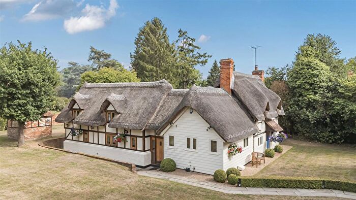 4 Bedroom Detached House For Sale In Reading Road, Eversley, Hampshire, RG27