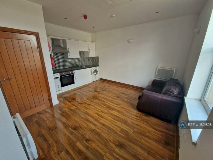 1 Bedroom Flat To Rent In Windsor Road, Newton Heath, M40
