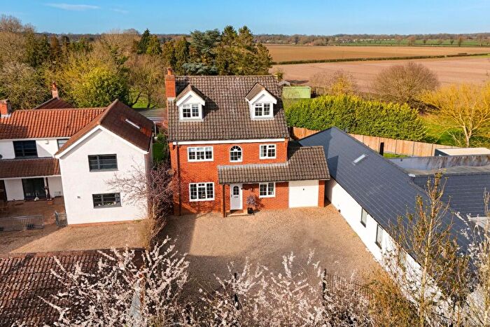 5 Bedroom Detached House For Sale In Middle Road, Great Plumstead, Norwich, NR13