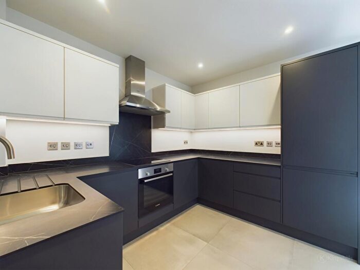 2 Bedroom Flat To Rent In Chapel Lane, High Wycombe, HP12