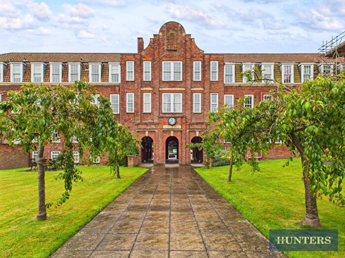 1 Bedroom Flat For Sale In Hunmanby Hall, Hall Park Road, Hunmanby, YO14