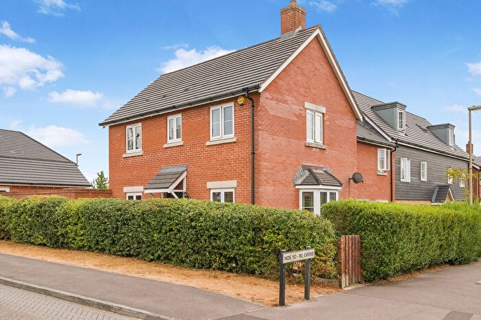 3 Bedroom End Of Terrace House For Sale In Quicksilver Way, Andover, SP11