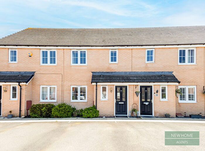 3 Bedroom Semi-Detached House For Sale In Snaffle Way, Evesham, WR11