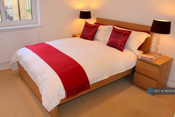 2 Bedroom Flat To Rent In Bethnal Green, London, E2