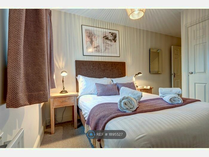 2 Bedroom Flat To Rent In Vanbrugh Court, Oxford, OX2