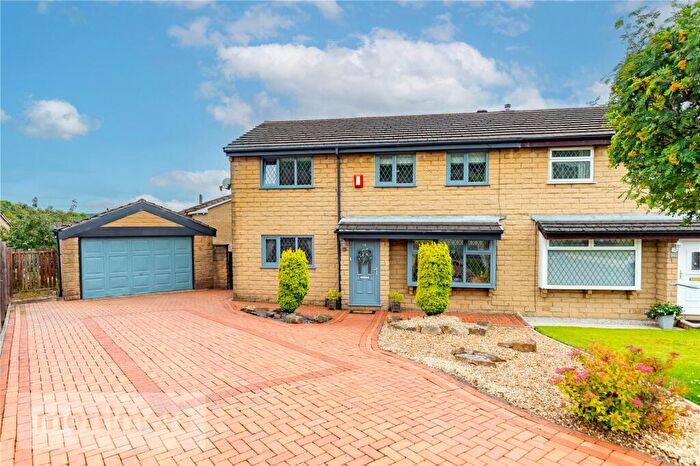 4 Bedroom Semi Detached House For Sale In Sprucewood Close, Accrington, Lancashire, BB5