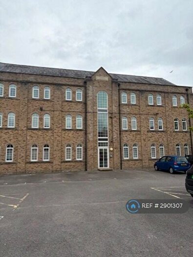 2 Bedroom Flat To Rent In Alicia Close, Swindon, SN25