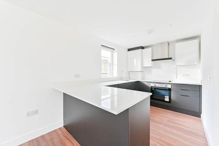 1 Bedroom Flat To Rent In Peckham Rye, Peckham Rye, London, SE15
