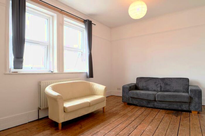 3 Bedroom Flat To Rent In Lewes Road, Brighton, BN2