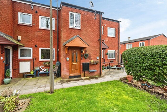 2 Bedroom Maisonette For Sale In Slackey Fold, Hindley Green, Wigan, Greater Manchester, WN2