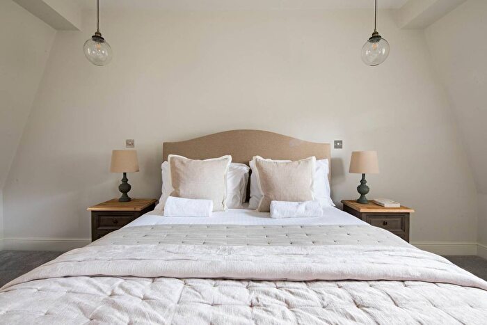 3 Bedroom Mews To Rent In Rainsford Street, Paddington, W2