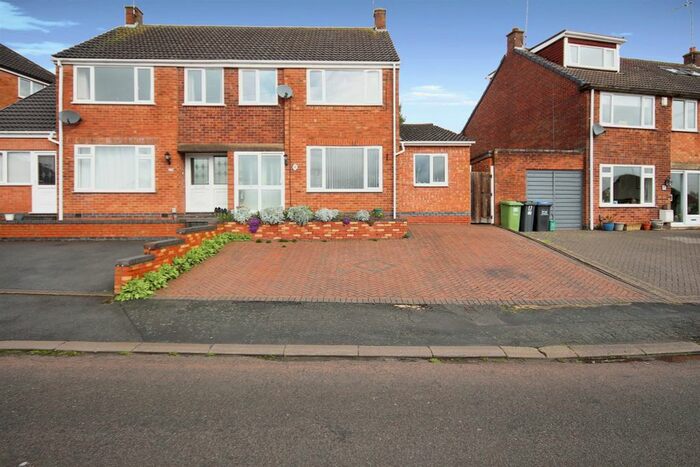3 Bedroom Semi-Detached House For Sale In Hillcrest, Cubbington, Leamington Spa, CV32