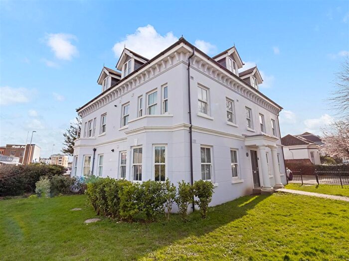 2 Bedroom Flat For Sale In Oxford Road, Worthing, BN11