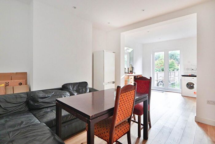 3 Bedroom End Of Terrace House For Sale In Byron Avenue, New Malden, KT3