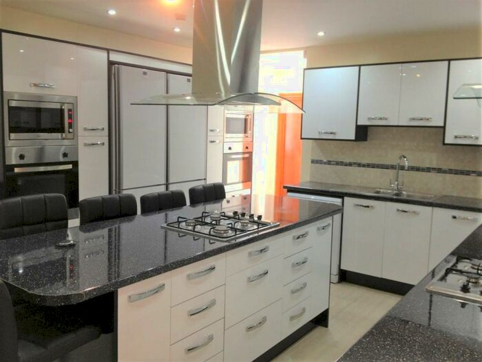 4 Bedroom Terraced House To Rent In Dawlish Road, Selly Oak, Birmingham, B29