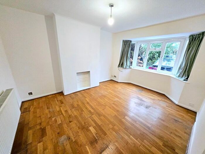 2 Bedroom Maisonette To Rent In Belvue Close, Northolt, UB5