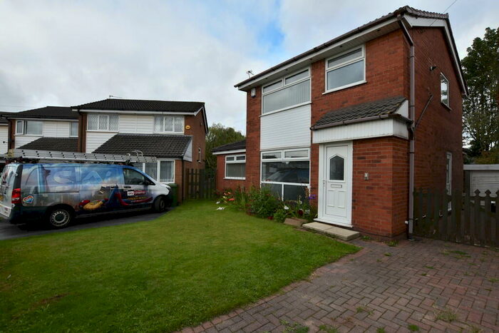 4 Bedroom Detached House To Rent In Hereford Crescent, Little Lever, Bolton, BL3
