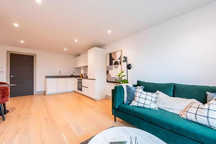 1 Bedroom Flat To Rent In Zenith House, Wood Green, London, N15