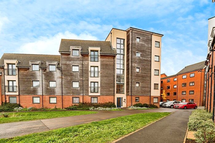 2 Bedroom Apartment For Sale In Quercetum Close, Aylesbury, HP19