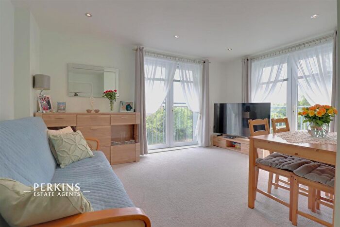 2 Bedroom Flat For Sale In Northolt, UB5