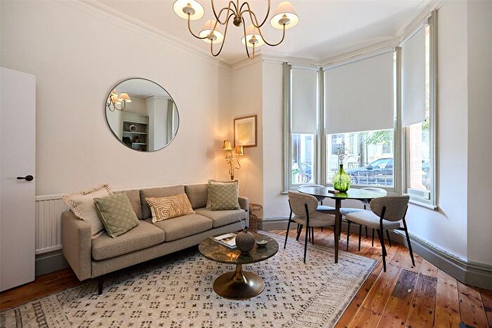 2 Bedroom Flat To Rent In Blythe Road, London, W14