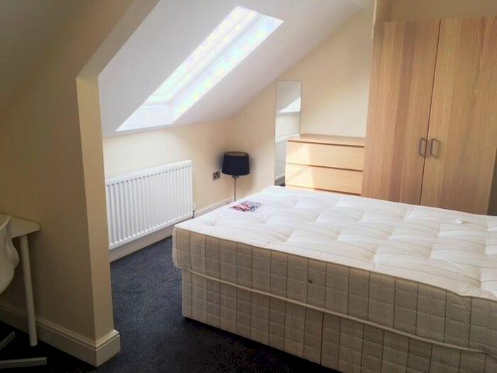 4 Bedroom Maisonette To Rent In Belle Grove Terrace, Spital Tongues, NE2